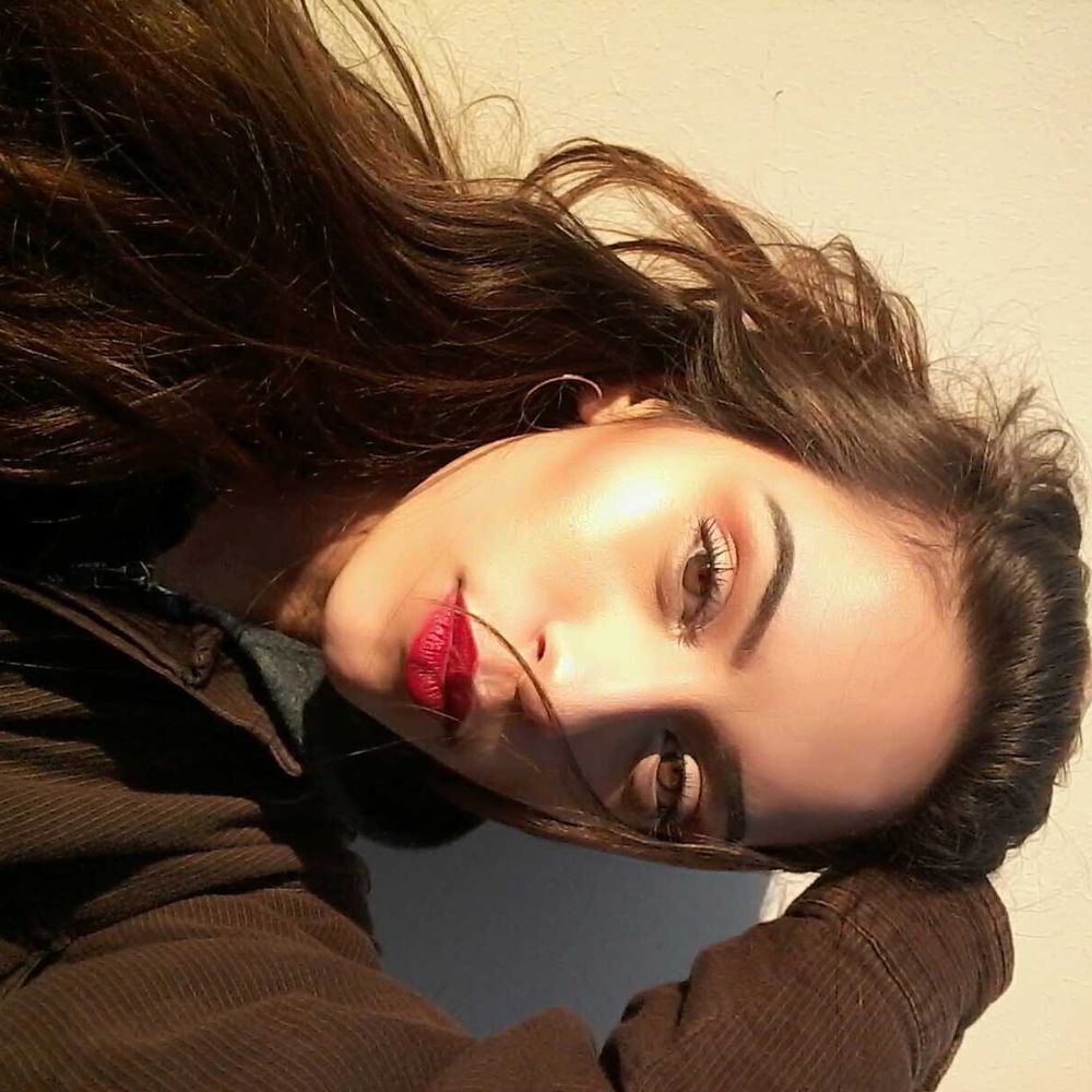 Meet your Posher, Maya